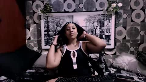 honeyrae01 online show from February 5, 6:01 pm