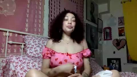 Snapshot of honeyruby chatting on February 15, 4:09 am Ruby Sparks online show from February 15, 4:09 am