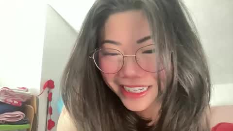 Snapshot of honeysunshineneko chatting on February 20, 4:29 pm HoneySunshineNeko online show from February 20, 4:29 pm