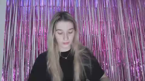 Snapshot of honeyveil chatting on February 10, 1:26 pm honeyveil online show from February 10, 1:26 pm