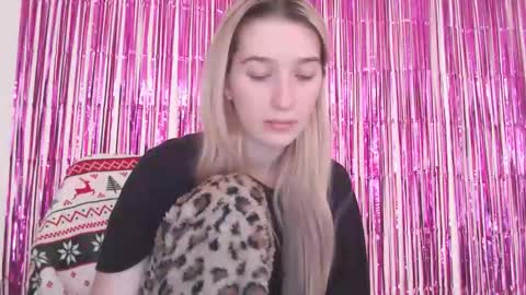 Snapshot of honeyveil chatting on February 11, 1:38 pm honeyveil online show from February 11, 1:38 pm