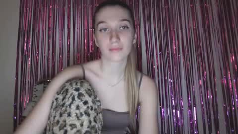 Snapshot of honeyveil chatting on February 25, 8:51 pm honeyveil online show from February 25, 8:51 pm