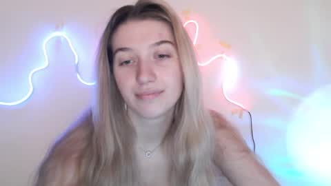 Snapshot of honeyveil chatting on March 31, 12:38 pm honeyveil online show from March 31, 12:38 pm
