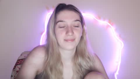honeyveil online show from July 28, 2:35 pm