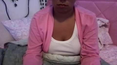 Snapshot of honeyy_89 chatting on April 21, 1:53 am honeyyy89 online show from April 21, 1:53 am