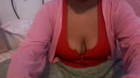 Snapshot of honeyy_89 chatting on April 26, 2:20 am honeyyy89 online show from April 26, 2:20 am