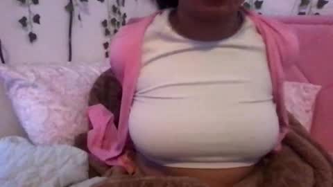 Snapshot of honeyy_89 chatting on April 27, 7:01 pm honeyyy89 online show from April 27, 7:01 pm