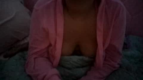 Snapshot of honeyy_89 chatting on May 7, 7:47 am honeyyy89 online show from May 7, 7:47 am