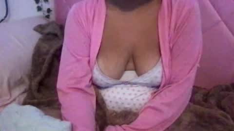Snapshot of honeyy_89 chatting on May 16, 12:26 pm honeyyy89 online show from May 16, 12:26 pm