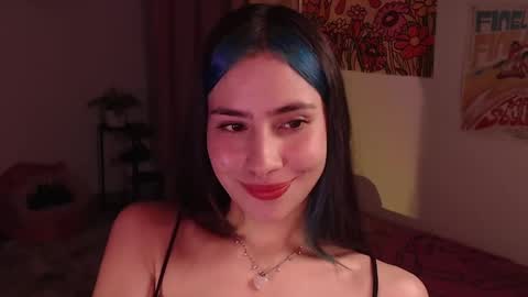 Snapshot of honeyypeaach chatting on December 16, 11:50 pm    online show from December 16, 11:50 pm