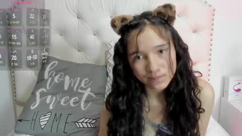 Snapshot of honney_bunny18 chatting on April 19, 8:22 pm BUNNY online show from April 19, 8:22 pm