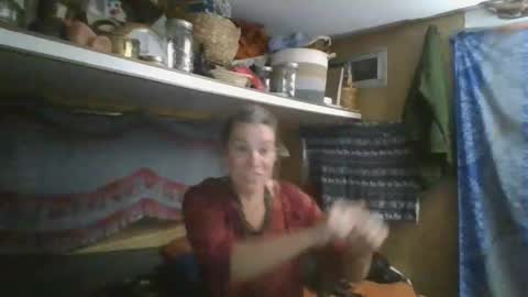 Snapshot of hoodoou chatting on March 31, 2:57 am hoodoou online show from March 31, 2:57 am