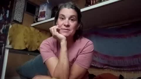 Snapshot of hoodoou chatting on May 19, 4:41 am hoodoou online show from May 19, 4:41 am