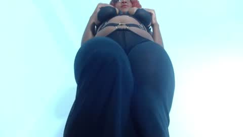 Snapshot of hoot_emily chatting on July 22, 9:56 am Emily online show from July 22, 9:56 am