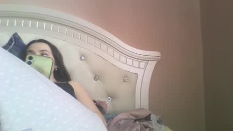 Snapshot of hootloove69 chatting on February 2, 12:35 pm hootloove69 online show from February 2, 12:35 pm