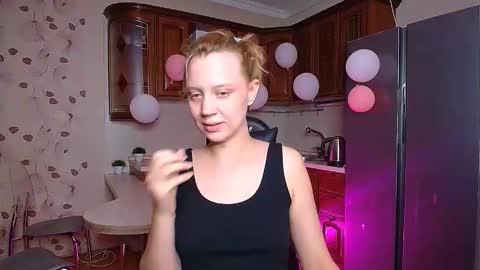 Snapshot of hope_happyyy chatting on September 14, 7:07 am hope happyyy online show from September 14, 7:07 am