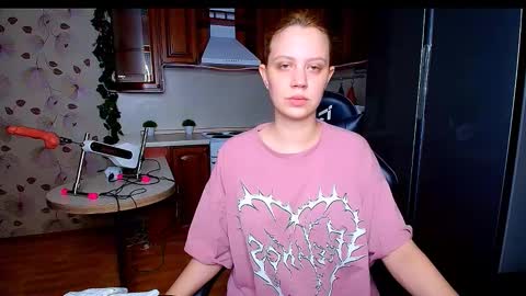 Snapshot of hope_happyyy chatting on November 10, 1:04 am hope happyyy online show from November 10, 1:04 am