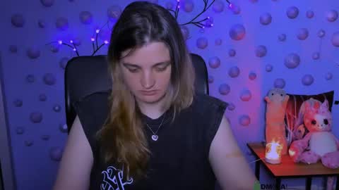 Snapshot of hope_shadow chatting on May 23, 7:07 pm hope_shadow online show from May 23, 7:07 pm