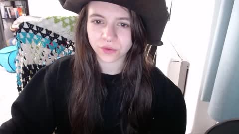 Snapshot of hope_xo chatting on February 22, 11:36 pm Hope online show from February 22, 11:36 pm