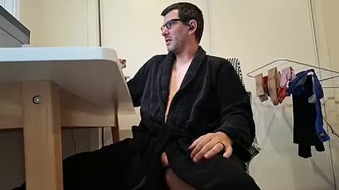 Snapshot of hopefulguy86 chatting on May 1, 10:47 pm hopefulguy86 online show from May 1, 10:47 pm
