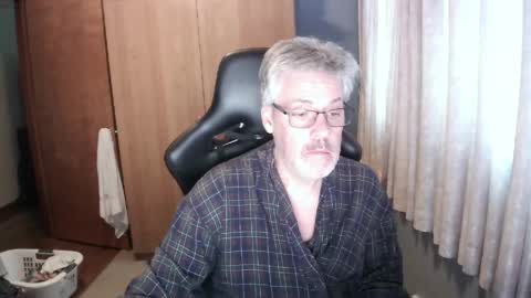 Snapshot of horndoggyx1 chatting on May 30, 10:23 am horndoggy online show from May 30, 10:23 am