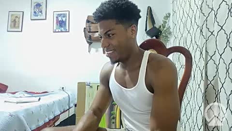 Snapshot of horneyguy2399 chatting on December 30, 3:03 am sugarbaby online show from December 30, 3:03 am