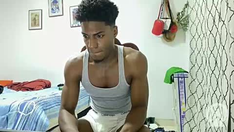 Snapshot of horneyguy2399 chatting on January 5, 3:00 am sugarbaby online show from January 5, 3:00 am