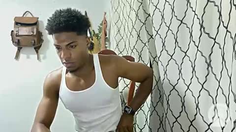 Snapshot of horneyguy2399 chatting on January 15, 5:19 am sugarbaby online show from January 15, 5:19 am