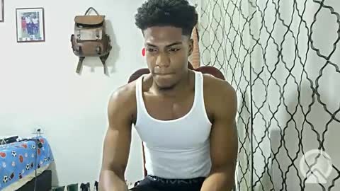 Snapshot of horneyguy2399 chatting on January 17, 1:47 am sugarbaby online show from January 17, 1:47 am