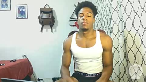 Snapshot of horneyguy2399 chatting on January 25, 2:15 am sugarbaby online show from January 25, 2:15 am