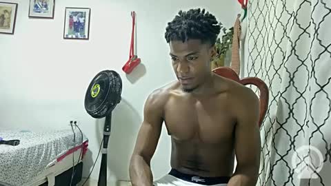 Snapshot of horneyguy2399 chatting on February 7, 3:23 am sugarbaby online show from February 7, 3:23 am