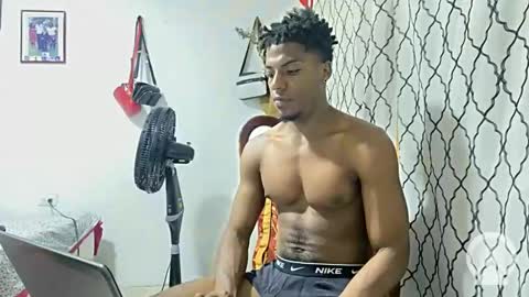 Snapshot of horneyguy2399 chatting on February 8, 7:16 pm sugarbaby online show from February 8, 7:16 pm