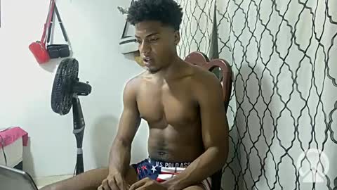 Snapshot of horneyguy2399 chatting on February 10, 1:03 am sugarbaby online show from February 10, 1:03 am