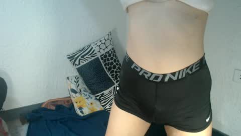 Snapshot of horniestleah chatting on June 29, 12:49 pm horniestleah online show from June 29, 12:49 pm