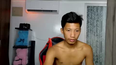 Snapshot of horny_asianmoreno chatting on October 29, 2:19 pm ROGER online show from October 29, 2:19 pm