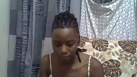 Snapshot of horny_baddie18 chatting on February 19, 10:28 pm Leila online show from February 19, 10:28 pm