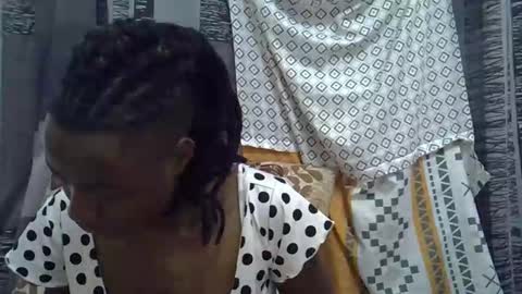 Snapshot of horny_baddie18 chatting on February 21, 9:10 am Leila online show from February 21, 9:10 am