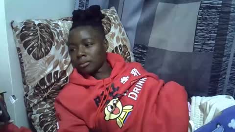 Leila online show from April 6, 6:42 pm