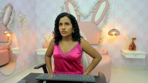 Snapshot of horny_curlss chatting on May 17, 3:48 am Horny Curls online show from May 17, 3:48 am