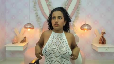 Snapshot of horny_curlss chatting on May 19, 3:35 am Horny Curls online show from May 19, 3:35 am