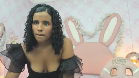 Snapshot of horny_curlss chatting on May 28, 4:21 am Horny Curls online show from May 28, 4:21 am