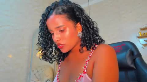 Snapshot of horny_curlss chatting on July 2, 3:56 am Horny Curls online show from July 2, 3:56 am