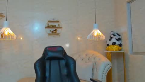Snapshot of horny_curlss chatting on July 4, 3:56 am Horny Curls online show from July 4, 3:56 am