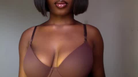 delilah online show from May 19, 11:38 am