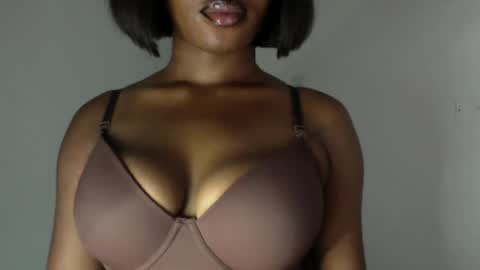 delilah online show from May 27, 8:06 pm
