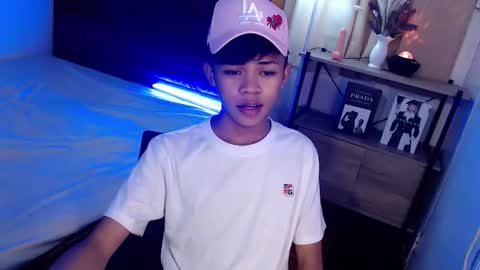 Snapshot of horny_joshxxx chatting on April 29, 4:11 pm horny_joshxxx online show from April 29, 4:11 pm