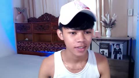 Snapshot of horny_joshxxx chatting on May 9, 11:10 pm horny_joshxxx online show from May 9, 11:10 pm
