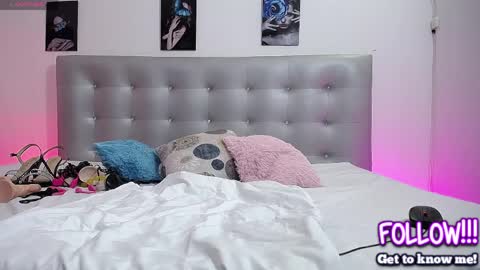 Juliette Roberts online show from March 30, 3:46 pm