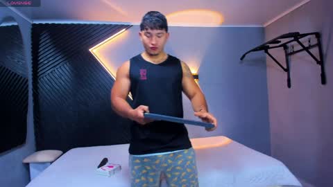 horny_nick18 online show from April 9, 9:58 am