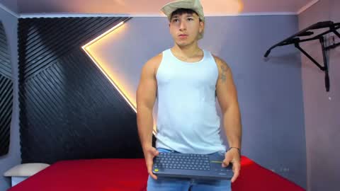 Snapshot of horny_nick18 chatting on June 5, 12:11 pm horny_nick18 online show from June 5, 12:11 pm